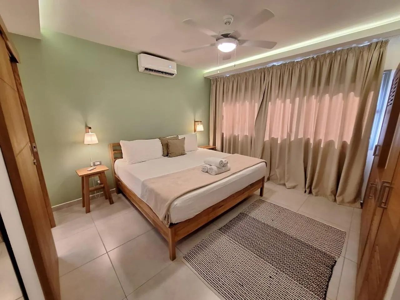 Luxury Apartment For 4 In Center 拉斯特拉纳斯